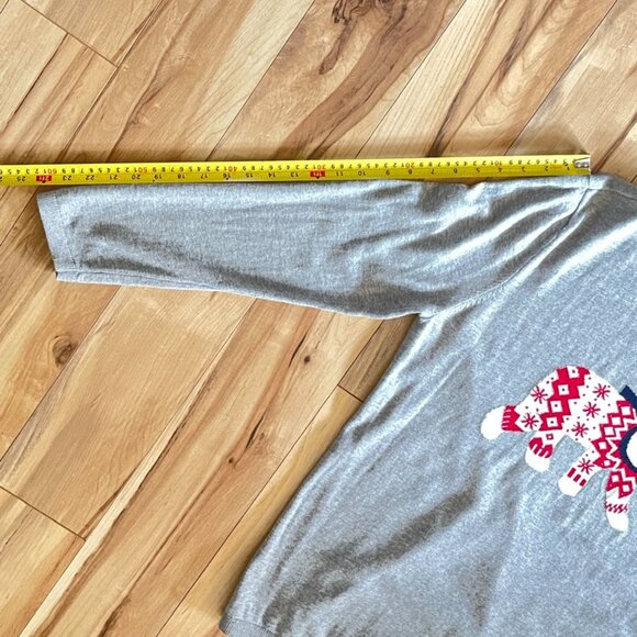 NWT Tommy Hilfiger Grey Polar Bear Graphic Crewneck Sweater, Size XL - Picture 9 of 9